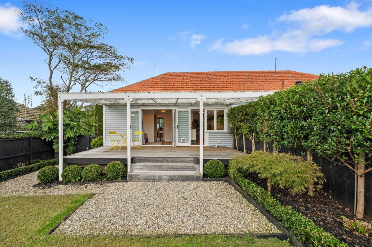 37 McCullough Avenue, Mount Roskill, Auckland - Carousel 1
