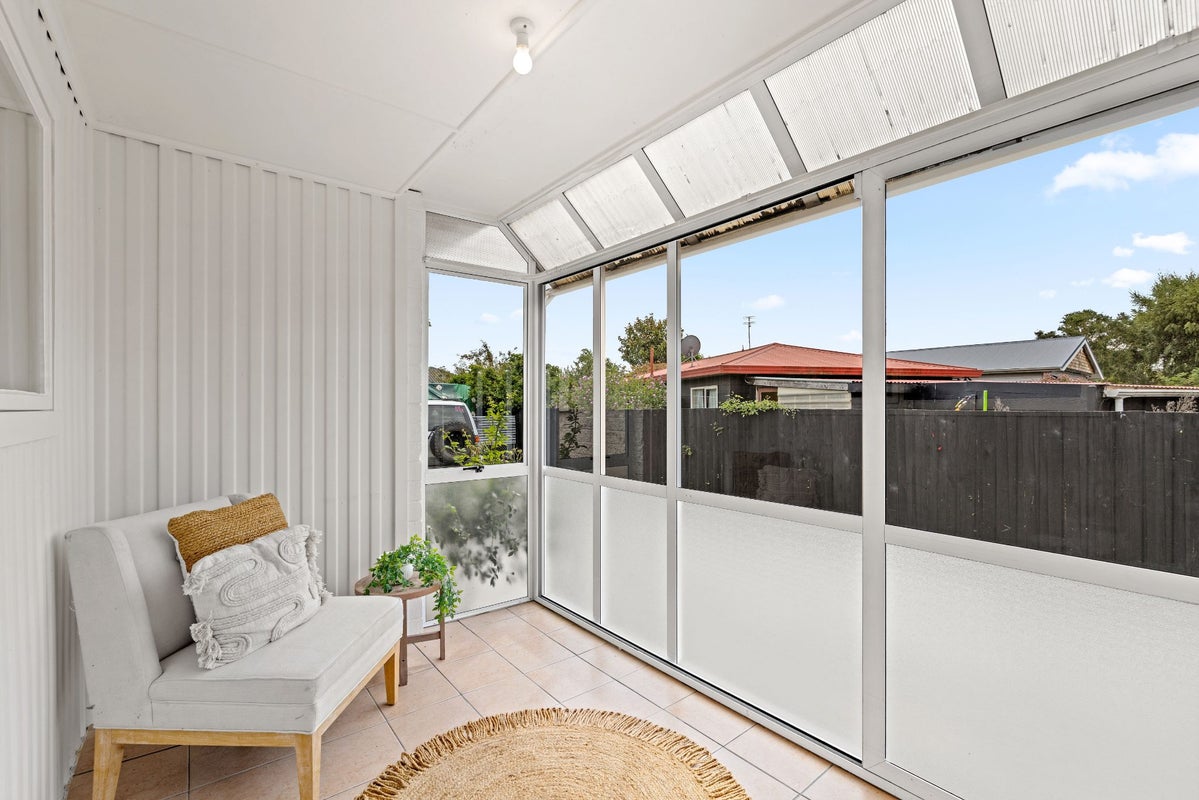 1/607 Worcester Street, Linwood, Christchurch - Carousel 2