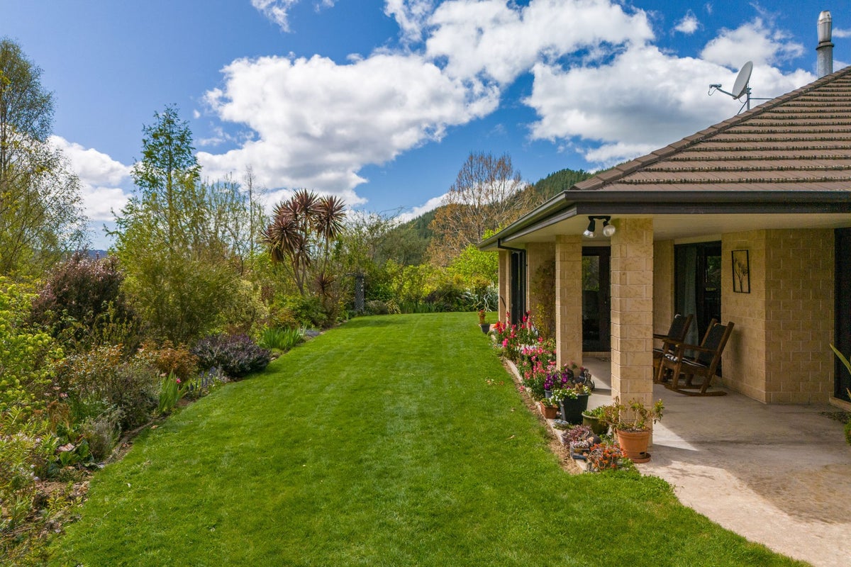 1815 Motueka Valley Highway, Motueka - Carousel 2