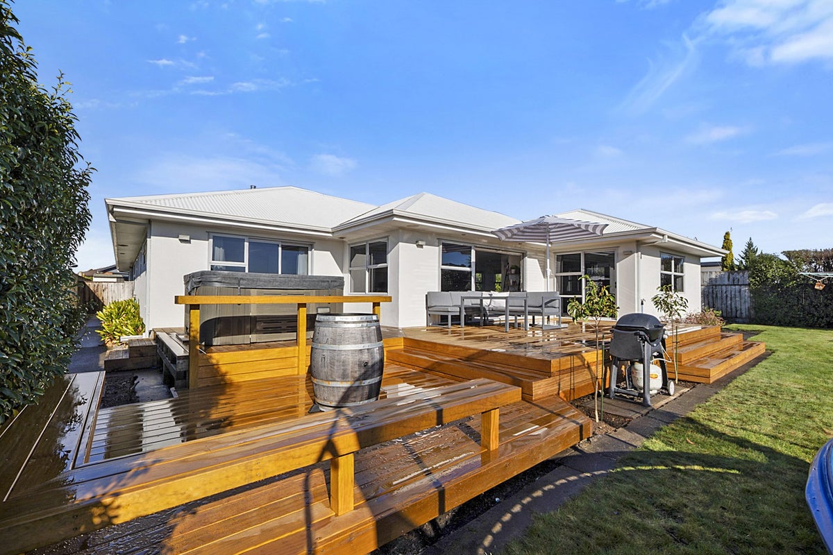 6 Northpoint Way, Bell Block, New Plymouth - Carousel 1