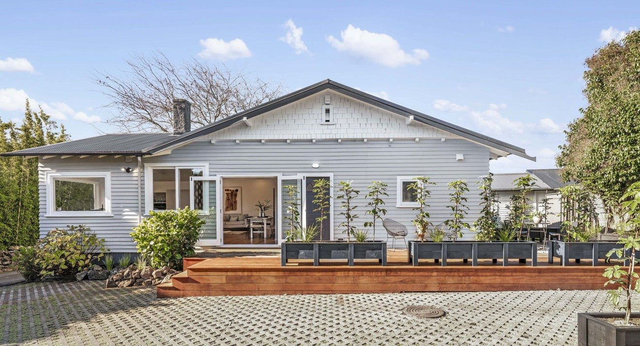 1/16 Adam Street, Greenlane, Auckland - Carousel 1
