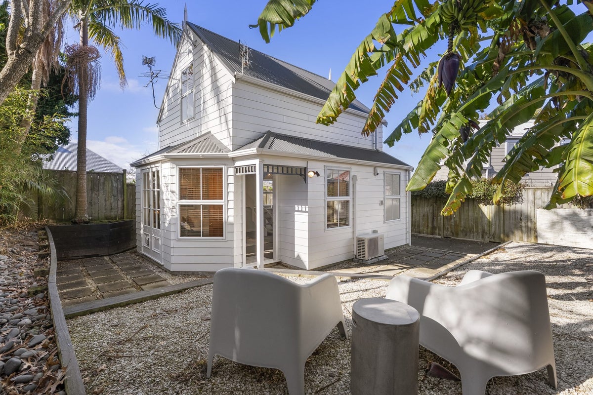26B Cooper Street, Grey Lynn, Auckland - Carousel 1