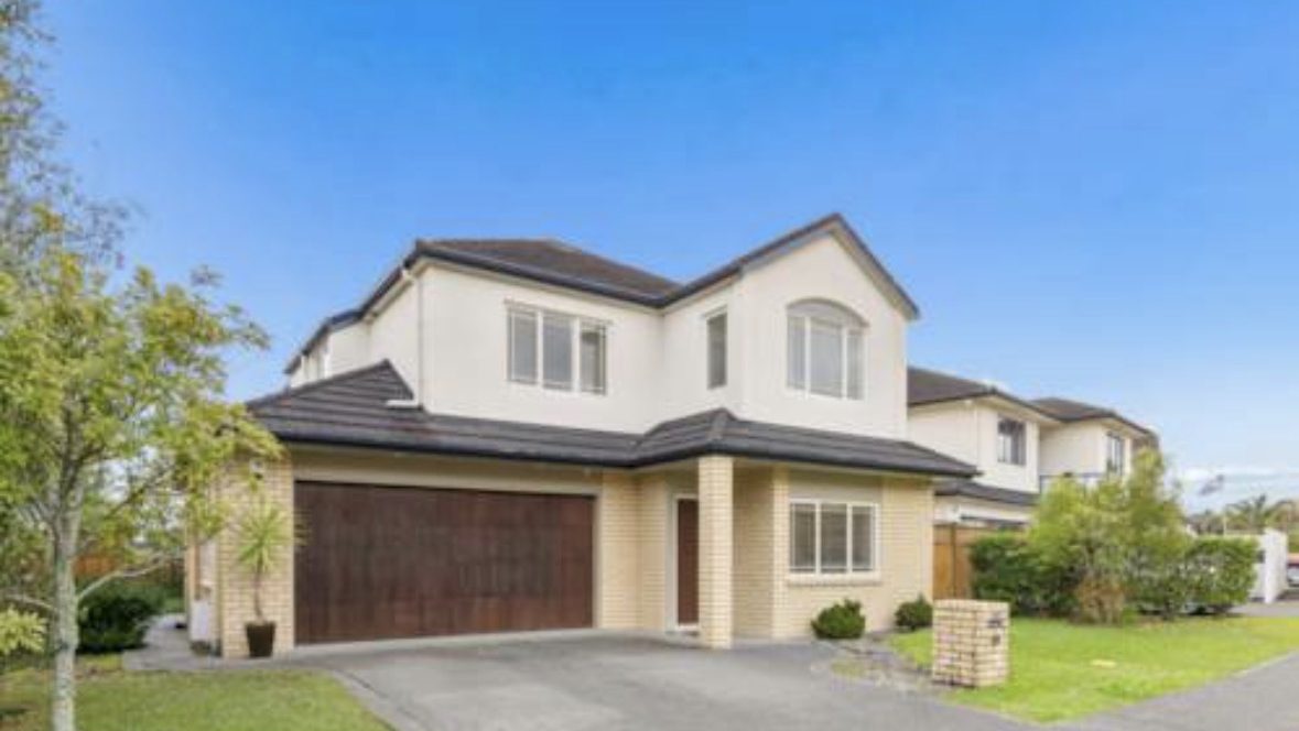 109 Cyril French Drive, Flat Bush, Auckland - Carousel 1