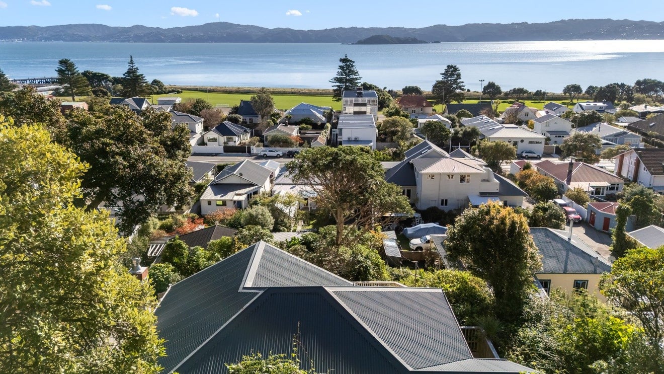 111 Muritai Road, Eastbourne, Lower Hutt - Carousel 1