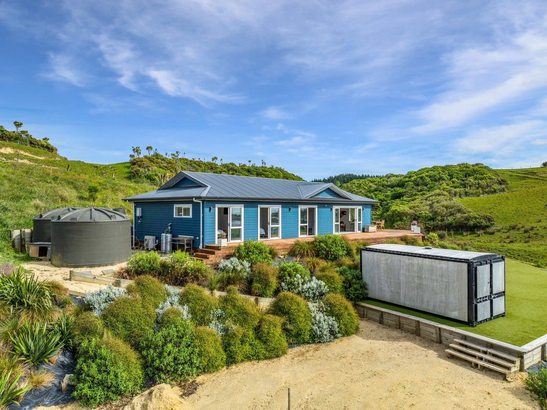13 Otaraia Road, RIVERSDALE BEACH, MASTERTON - Carousel 17