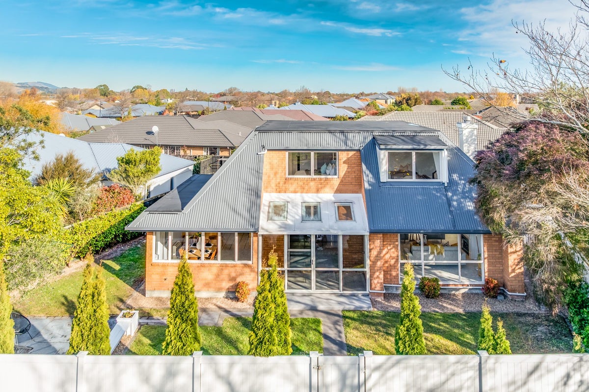 1A Coppinger Terrace, Aidanfield, Christchurch - Carousel 1