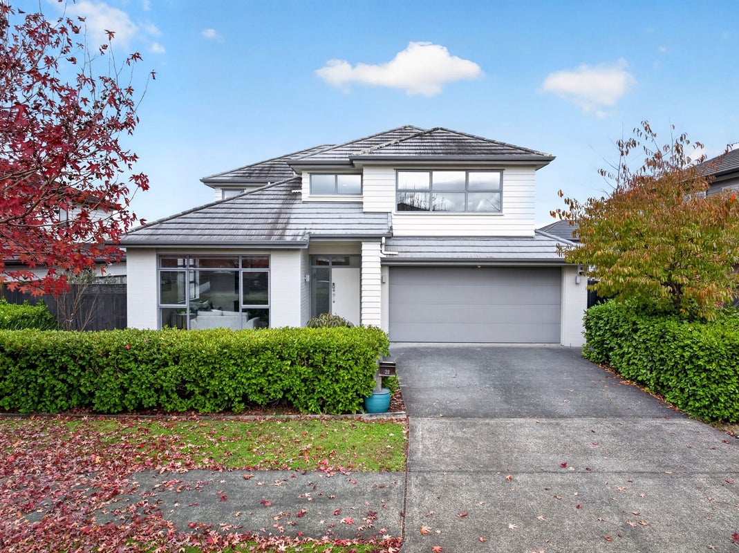 28 Pickaberry Avenue, Karaka, Papakura - Carousel 1