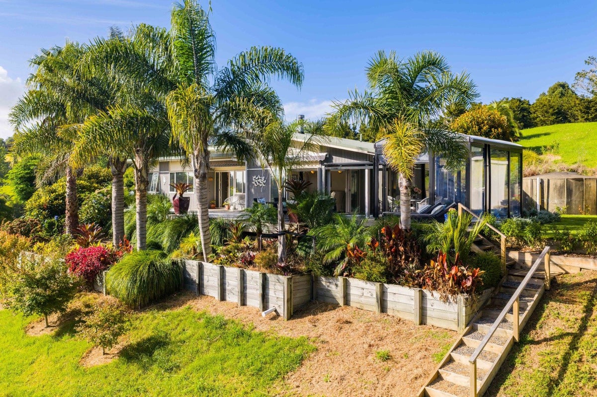 364 Tara Road, Kaiwaka - Carousel 1