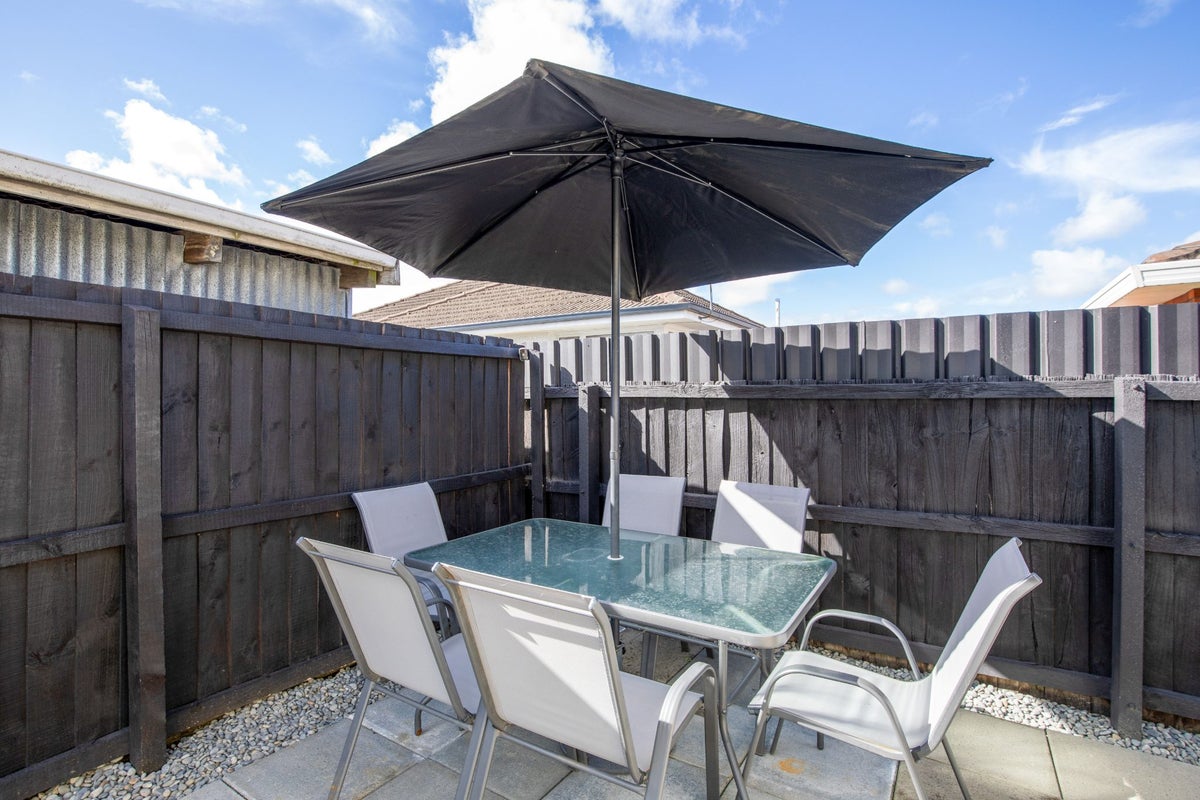 2/31 Barrie Street, Addington, Christchurch - Carousel 15