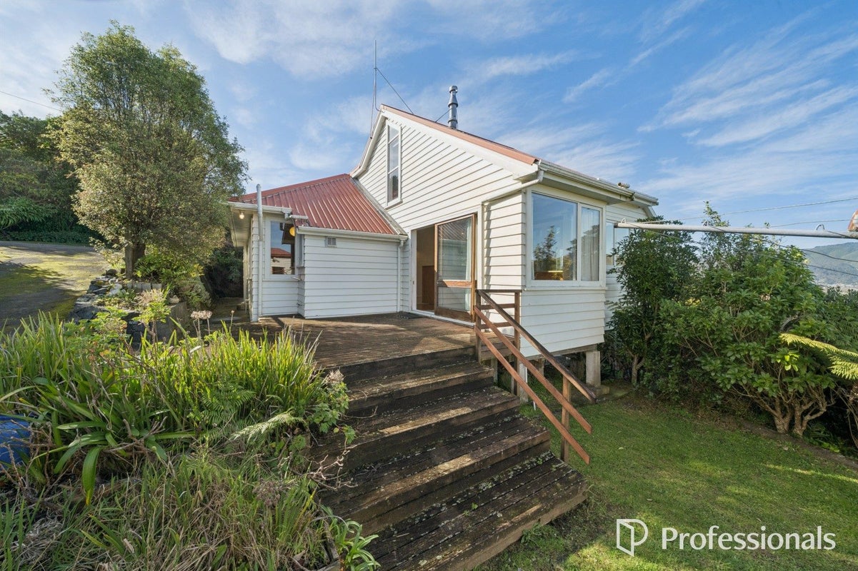 5 Hill Road, Belmont, Lower Hutt - Carousel 1