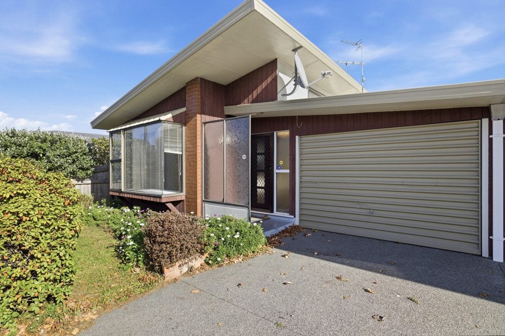 2/31 Waimairi Road, Upper Riccarton, Christchurch - Carousel 1