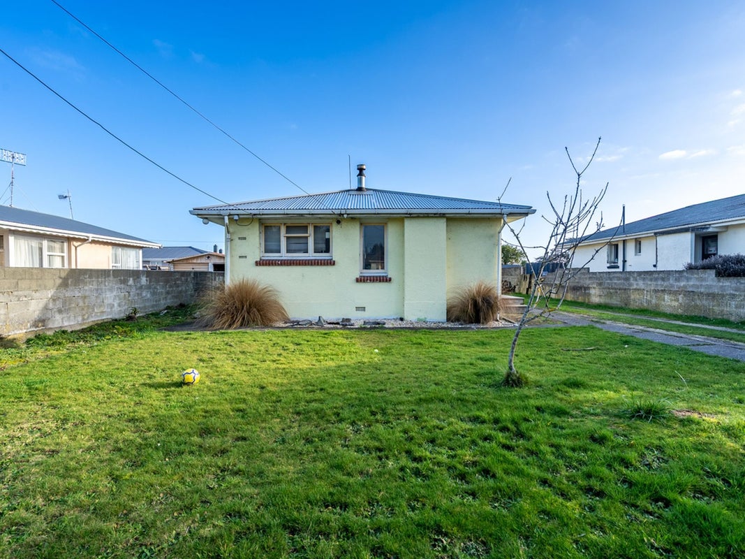 39 Wicklow Street, Clifton, Invercargill - Carousel 18