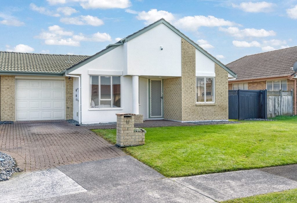 11 Fernbrook Close, Burswood, Auckland - Carousel 2
