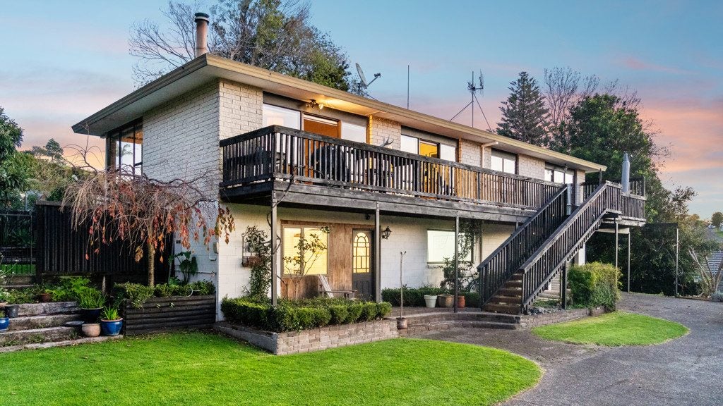 223 Waitaha Road, Welcome Bay, Tauranga - Carousel 1