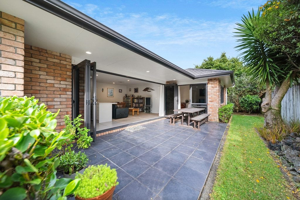 27 Willowgrange Place, Pukekohe, Pukekohe - Carousel 1
