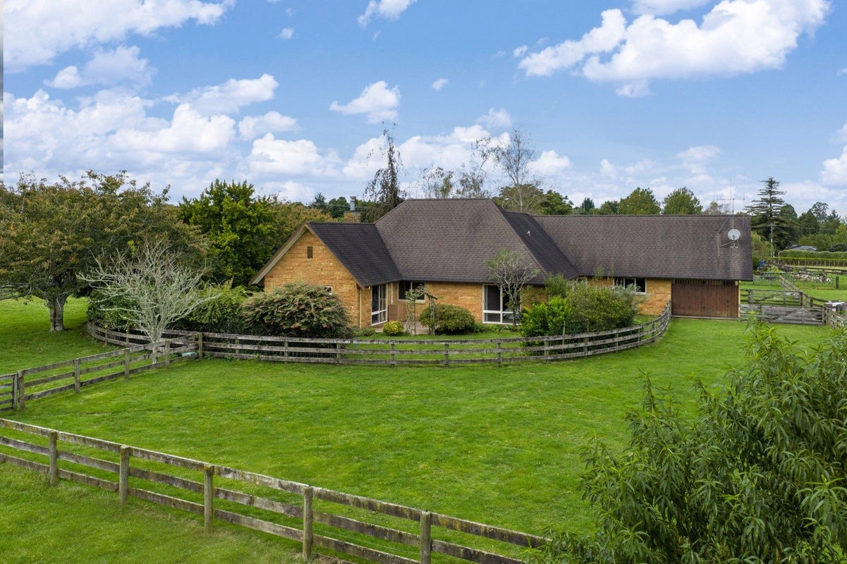 250B Pencarrow Road, Tamahere, Hamilton - Carousel 1