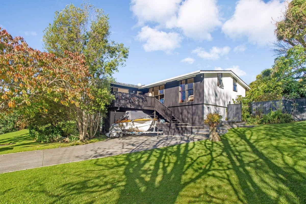 3 Norwood Road, Kaiti, Gisborne - Carousel 1