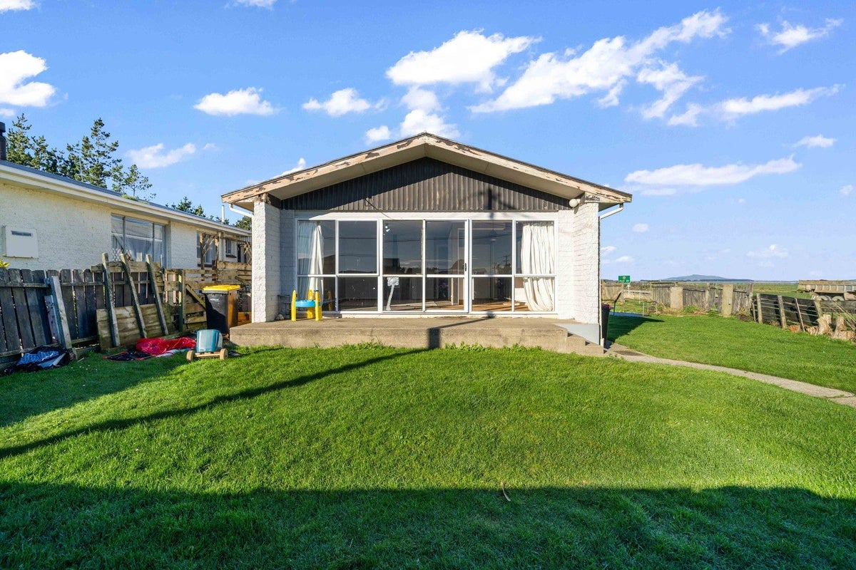 1 Avon Road, Clifton, Invercargill - Carousel 2