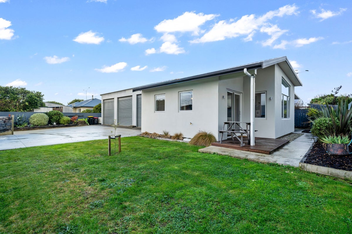 10 Carnarvon Street, Glengarry, Invercargill - Carousel 1