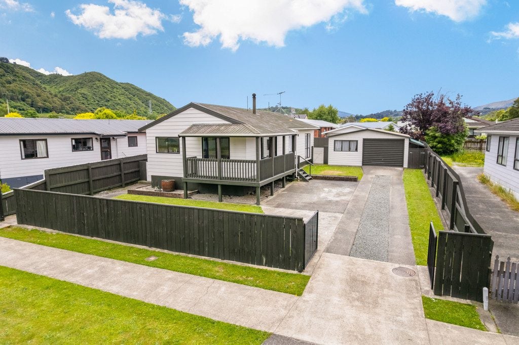94 Totara Park Road, Totara Park, Upper Hutt - Carousel 1