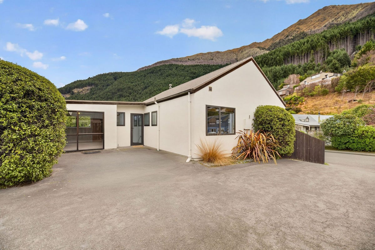 6A Watts Road, Fernhill, Queenstown - Carousel 22