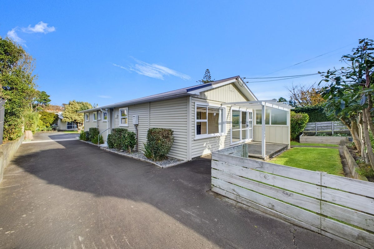 71 Ngamotu Road, Spotswood, New Plymouth - Carousel 1