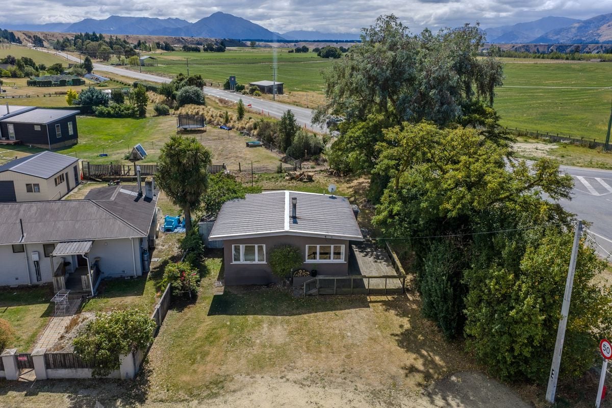 1 Reid Avenue, Luggate, Cromwell - Carousel 1