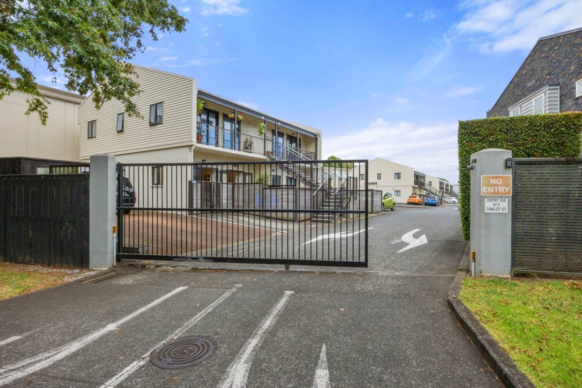 GM/193 Main Highway, Ellerslie, Auckland - Carousel 1