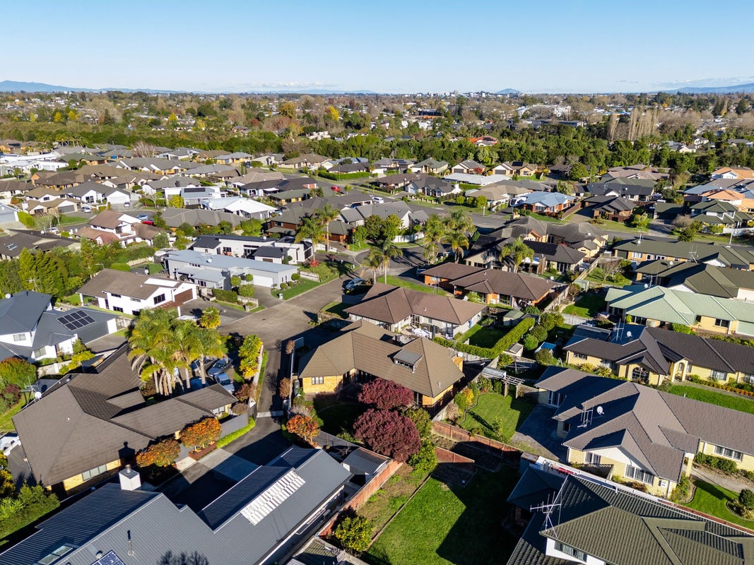 9 Jaemont Court, Huntington, Hamilton - Carousel 29