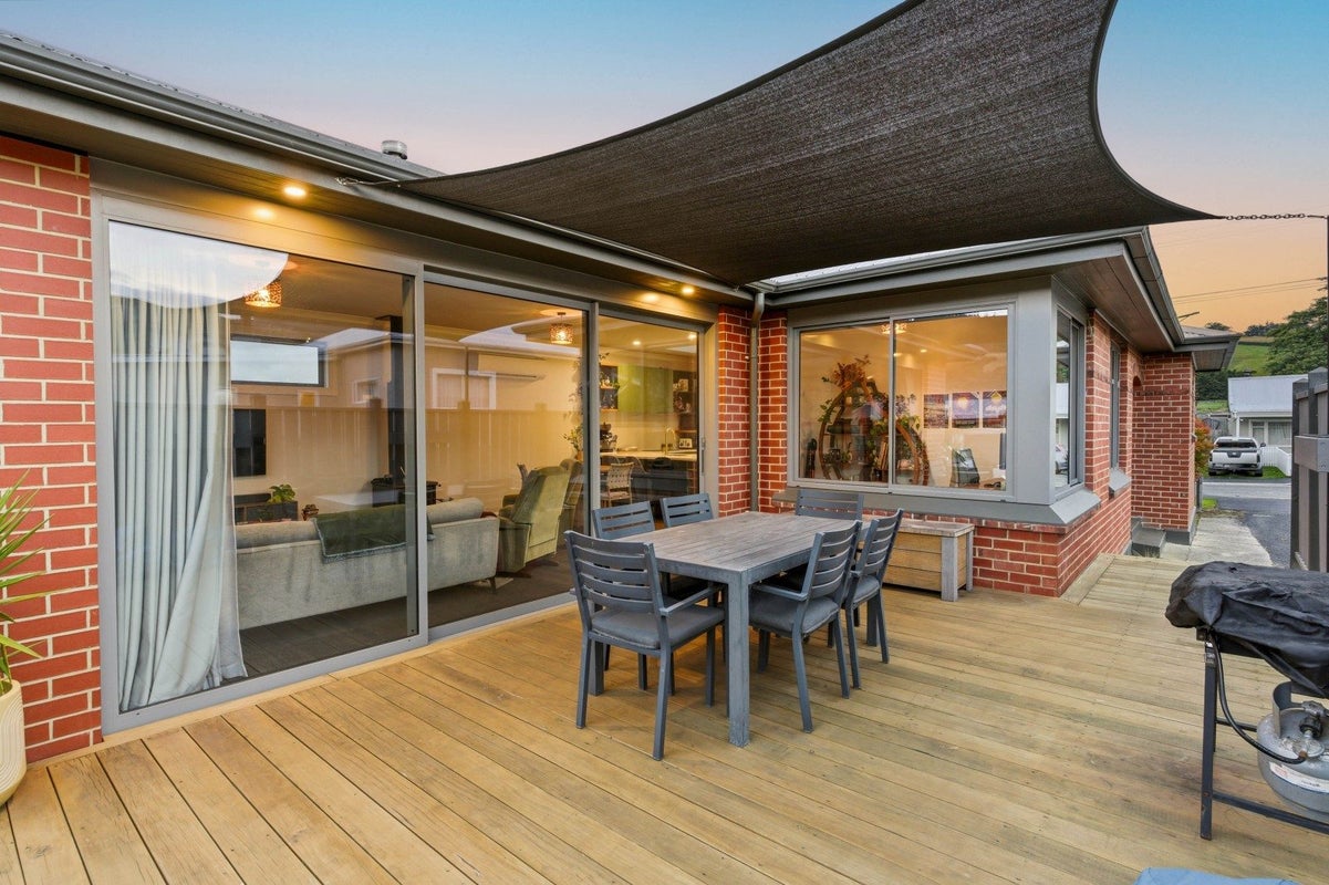 16 Hall Road, Sawyers Bay, Port Chalmers - Carousel 1