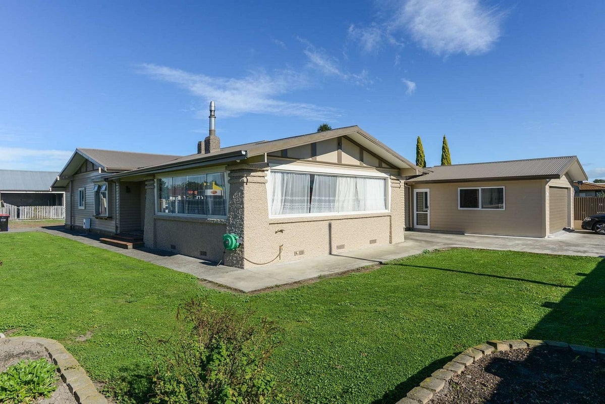 201 Willowpark Road South, Hastings, Hastings - Carousel 2