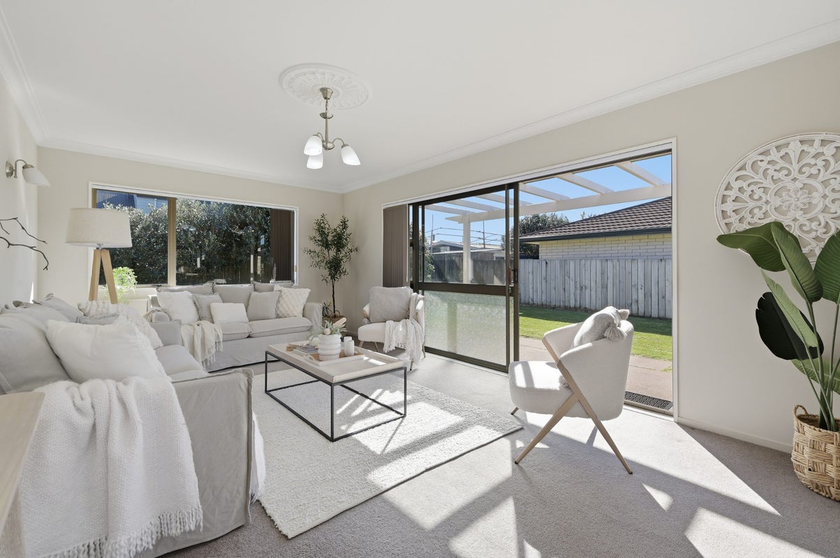 37 Ridge Street, Otumoetai, Tauranga - Carousel 1