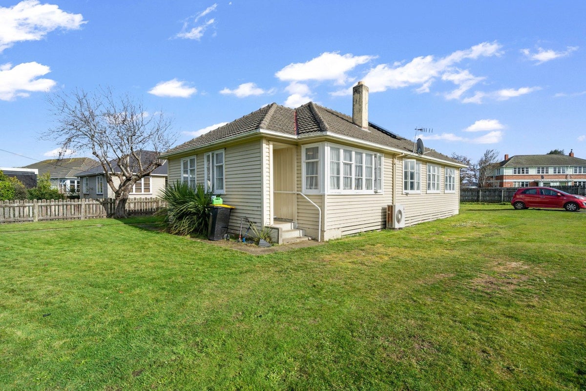 114 Crawford Street, Glengarry, Invercargill - Carousel 1