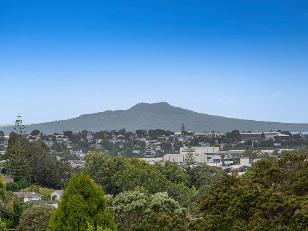 3/22 Hogans Road, Glenfield, Auckland - Carousel 2