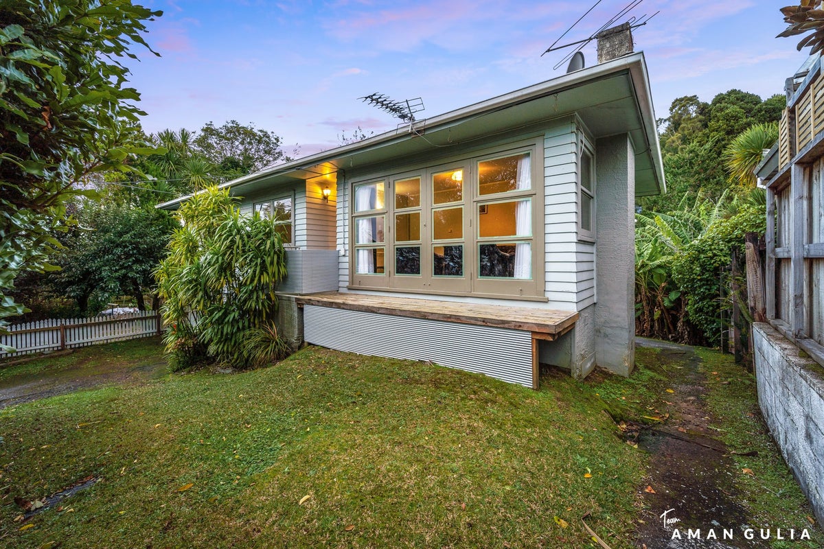 4 Sunnyside Road, Sunnyvale, Auckland - Carousel 1