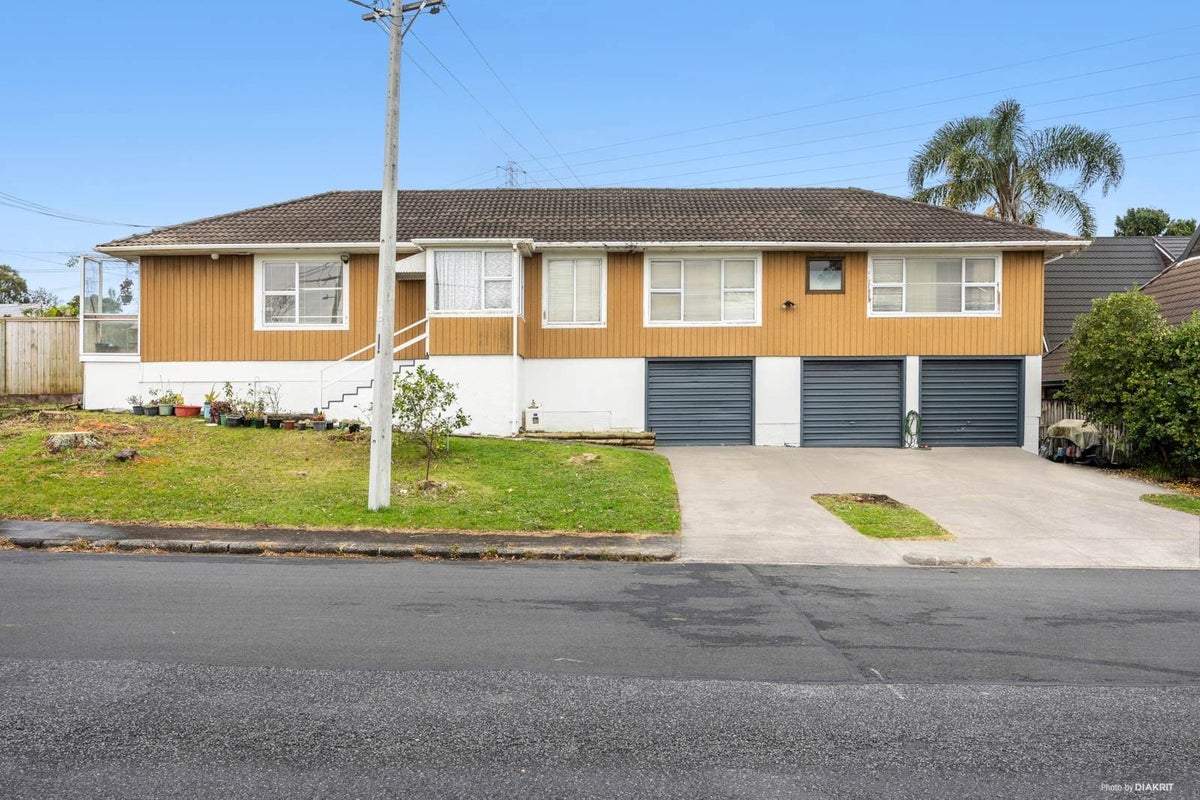 26 Olsen Avenue, Hillsborough, Auckland - Carousel 1