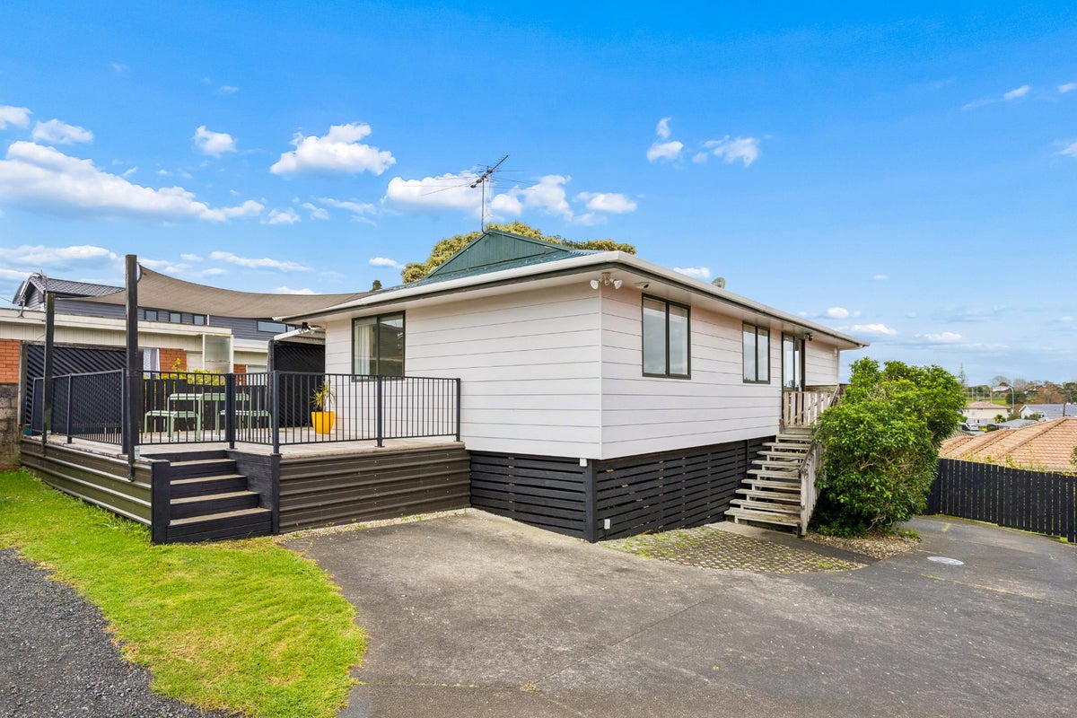 21A Tahi Terrace, Glen Eden, Auckland - Carousel 1