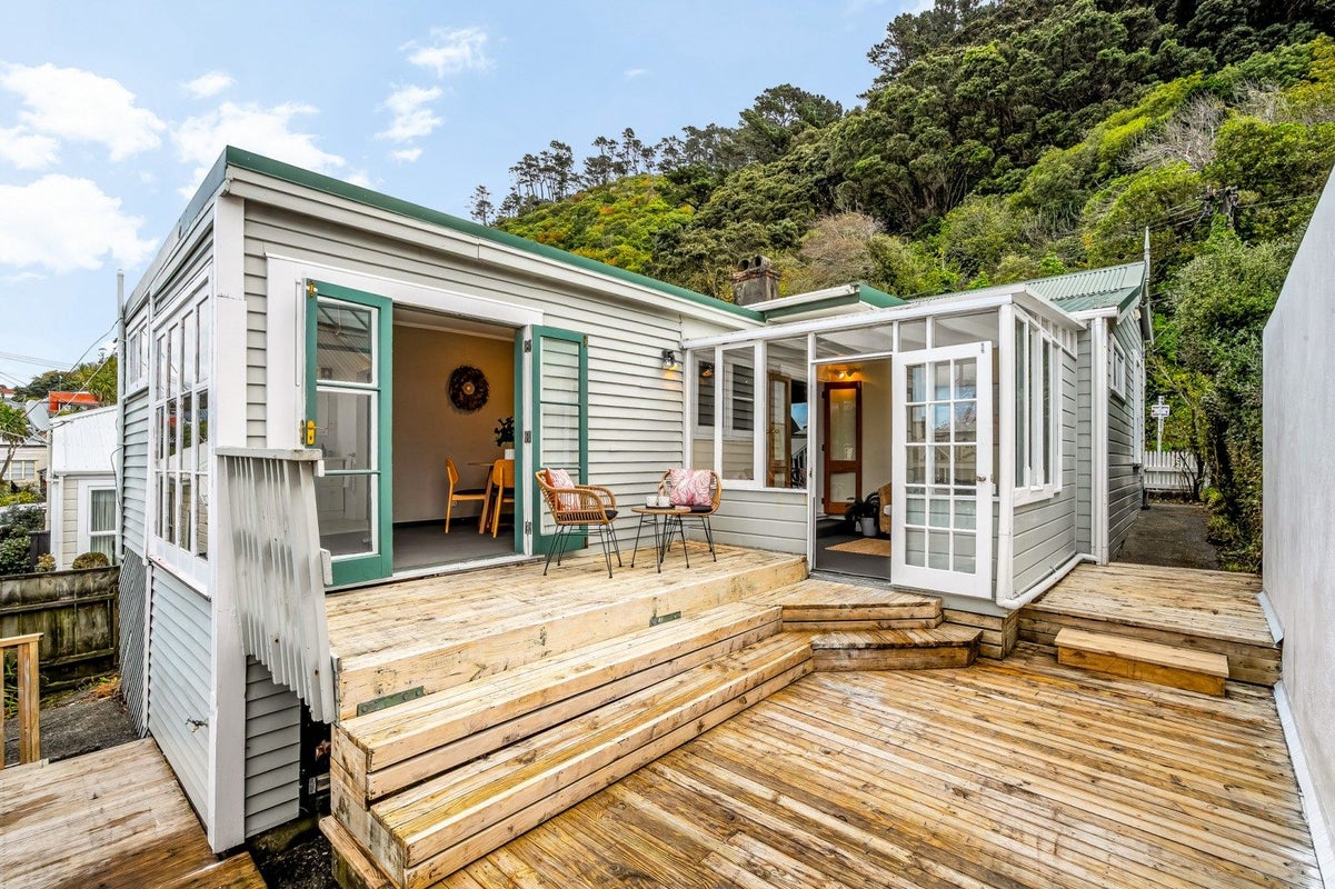 177 Grant Road, Thorndon, Wellington - Carousel 2