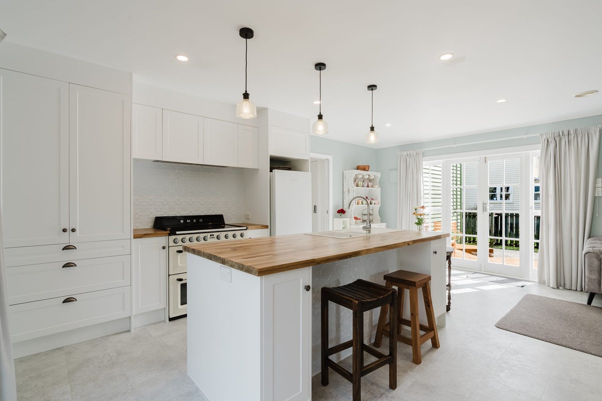 46 Holland Road, Fairfield, Hamilton - Carousel 1