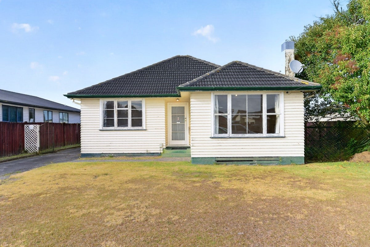 6 Wordsworth Crescent, Enderley, Hamilton - Carousel 1