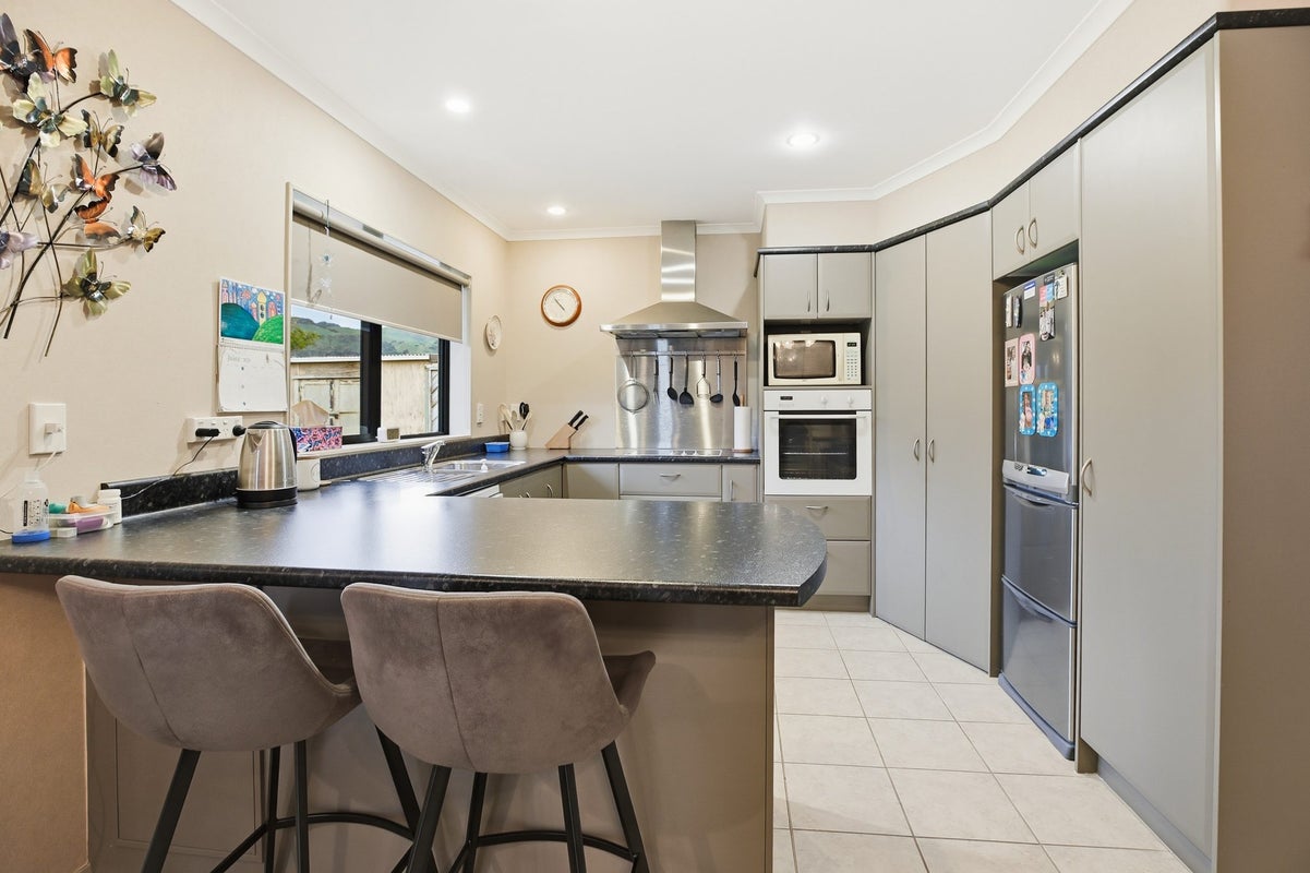 17 Buchanan Street, Paeroa, Paeroa - Carousel 2