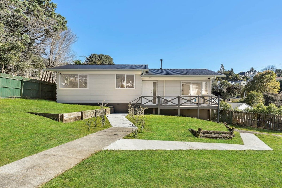 22 Garton Drive, Massey, Auckland - Carousel 1