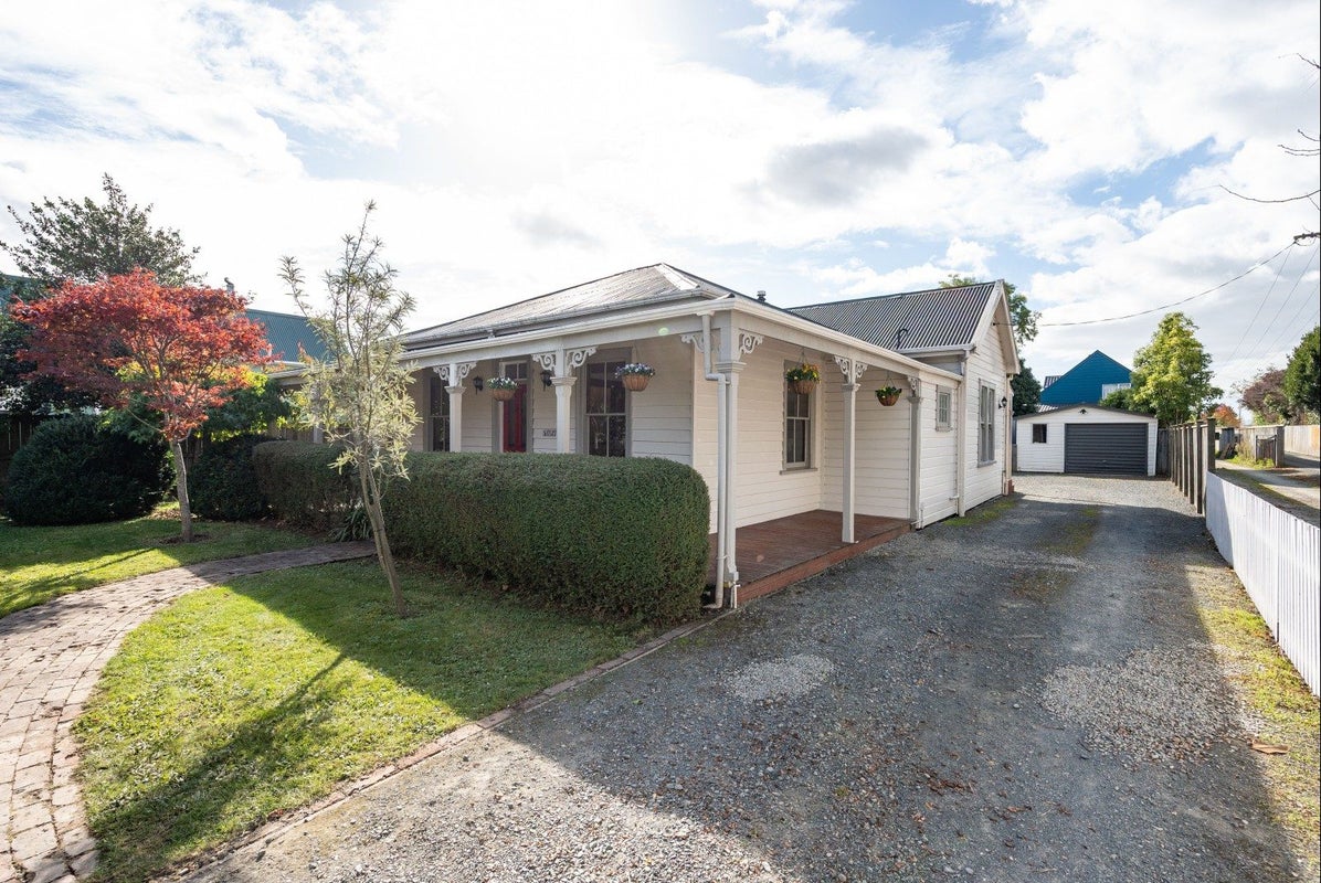 49 Ellis Street, Brightwater - Carousel 24