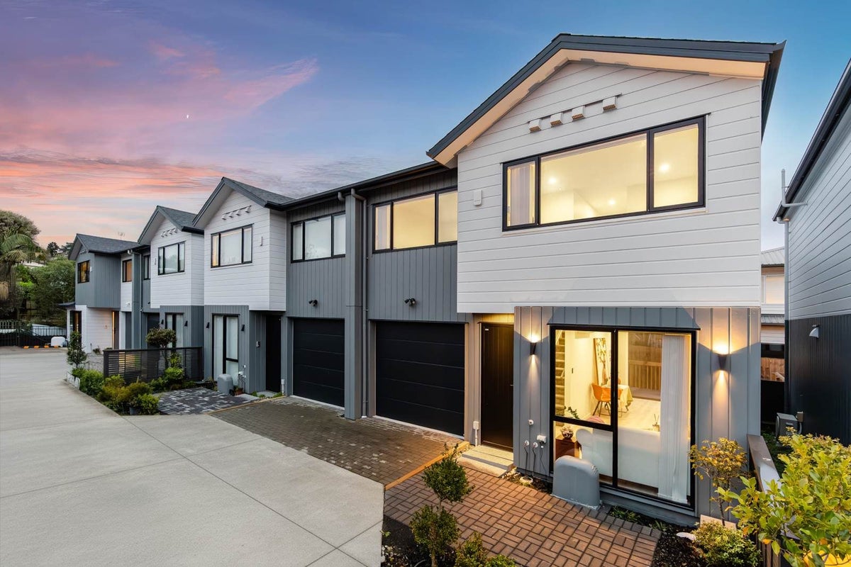 25A Oteha Valley Road, Northcross, Auckland - Carousel 1