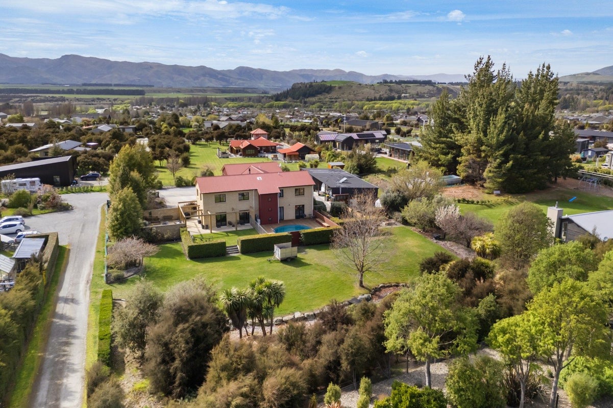 32 Rockhaven, Albert Town, Wanaka - Carousel 1