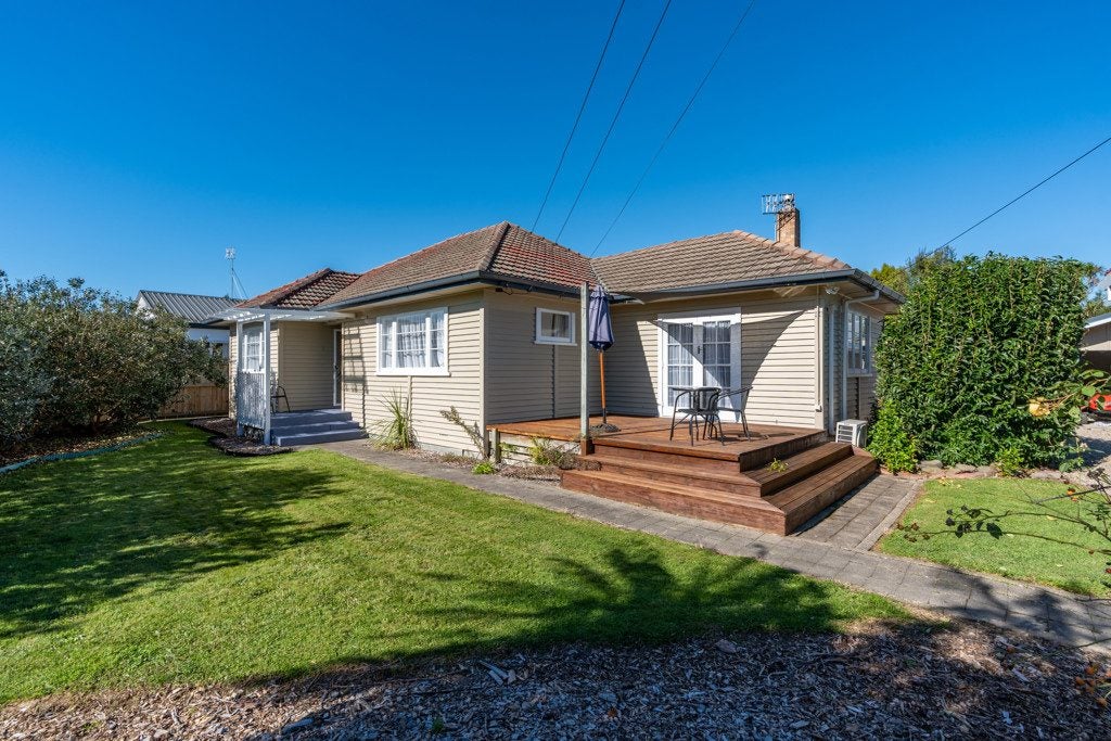 64 Nixon Street, Hamilton East, Hamilton - Carousel 1