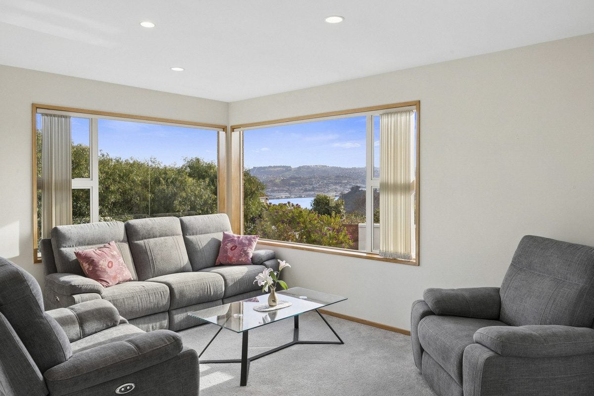 9A Glenfinnan Place, Andersons Bay, Dunedin - Carousel 2