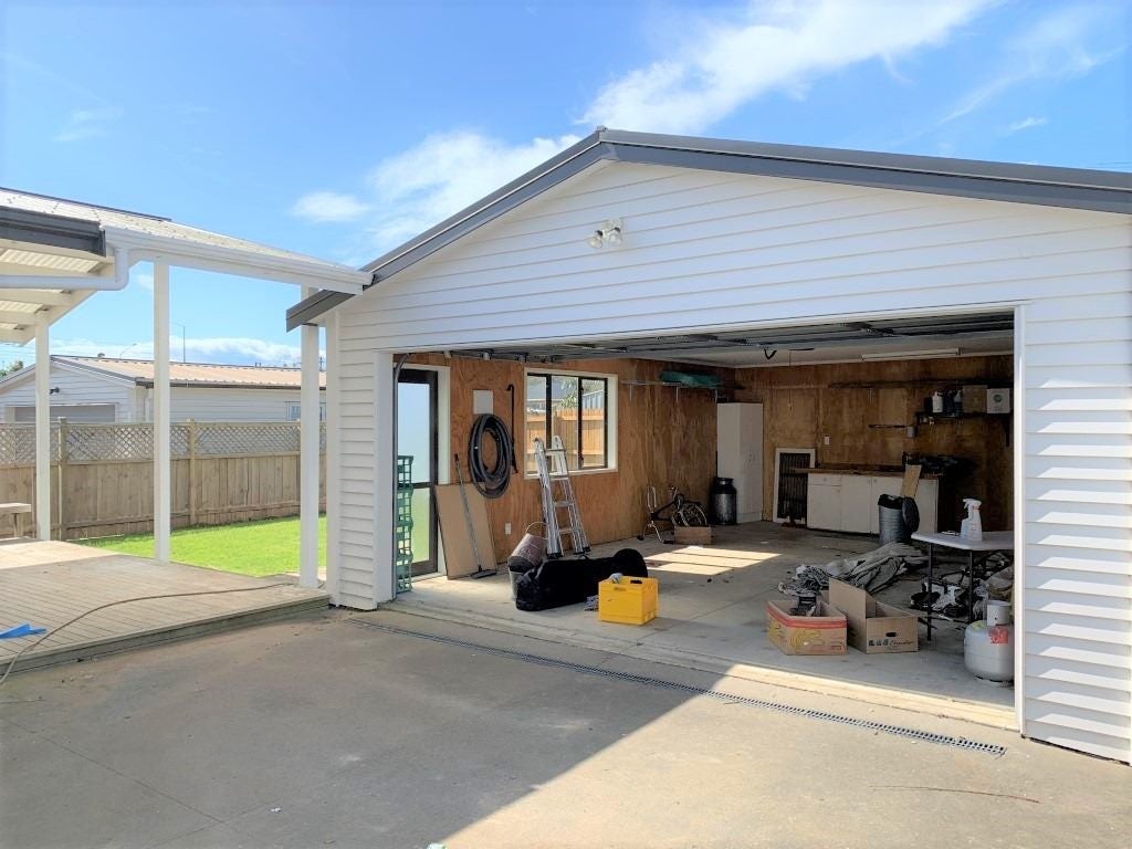 11 Sunnyvale Road, Greenlane, Auckland - Carousel 20