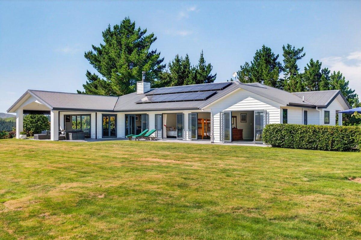 701 River Road, Otane - Carousel 34