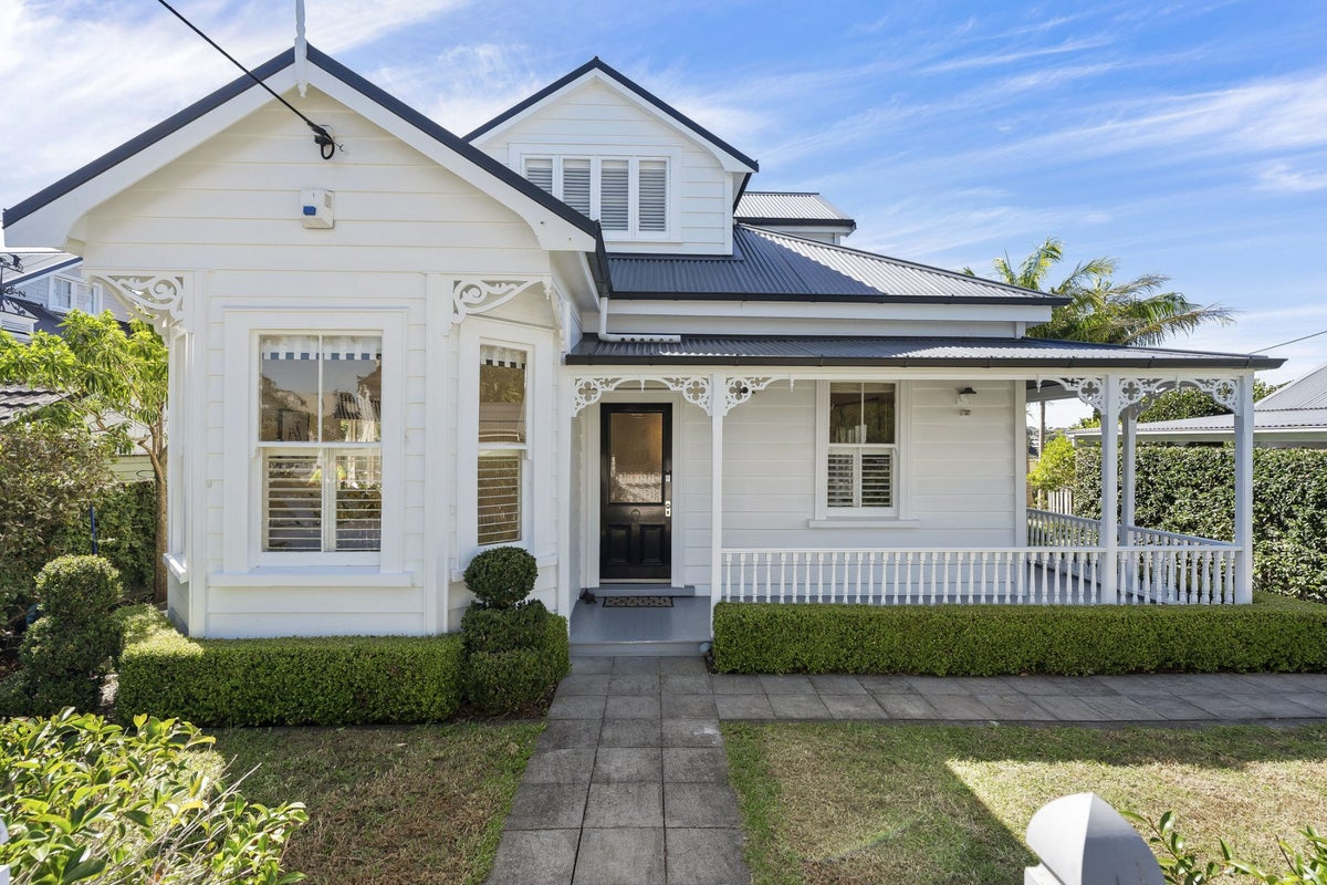 46 Waterview Road, Stanley Point, Auckland - Carousel 35
